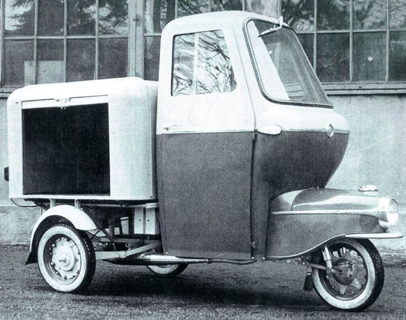 CZ 505 three-wheeler scooter